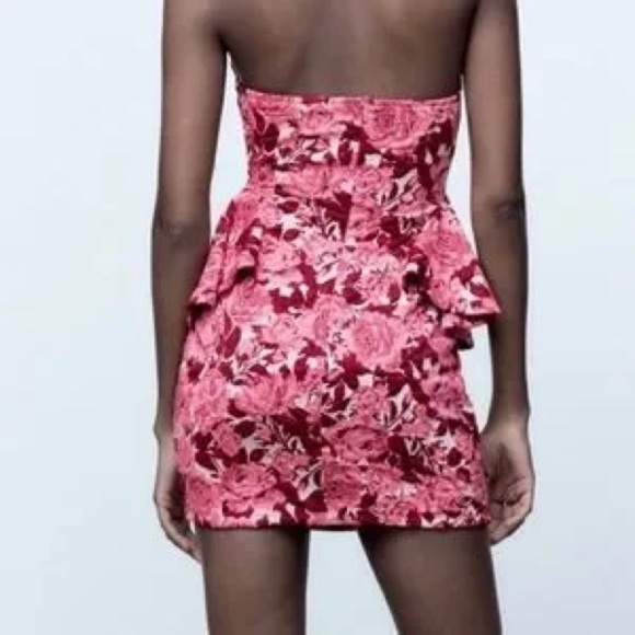 Zara Blogger’s Favorite Pink Floral Jacquard Mini Dress - Medium - Picture 4 of 13